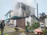 ทน.แม่สอด ลงพื้นที่เกิดเหตุเพลิงไหม้อาคาร ชุมชนร่วมแรง (ซอยทุ่งแสงทองอร่ามตรงข้ามบ้านในฝันแม่สอด) เทศบาลนครแม่สอด
