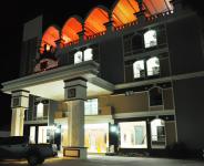 โรงแรมควีนพาเลส