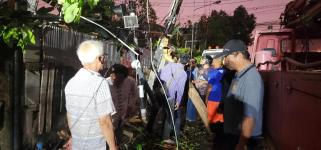 ทน.แม่สอด ลงพื้นที่สำรวจจากผลกระทบของพายุฤดูร้อน 