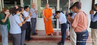 ทน.แม่สอด ลงพื้นที่มอบสิ่งของและถุงยังชีพแก่ผู้ยากไร้ ในเขตเทศบาลนครแม่สอด