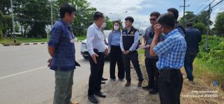 ทน.แม่สอด ร่วมกับอบจ.ตาก ลงพื้นที่สำรวจวางแผนการขุดลอกร่องระบายน้ำบริเวณถนนสายเอเชีย (สระบัว)
