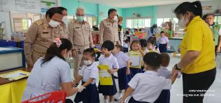 ทน.แม่สอด ลงพื้นที่ตรวจเยี่ยมการตรวจสุขภาพเด็กก่อนวัยเรียน ศพด.วัดอรัญญเขต และ โรงเรียนเทศบาลวัดบุญญาวาส