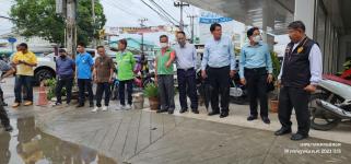 ทน.แม่สอด ลงพื้นที่สำรวจพร้อมแก้ไขปัญหาน้ำท่วมขัง ชุมชนอินทรคีรี 1