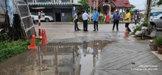 ทน.แม่สอด ลงพื้นที่สำรวจพร้อมแก้ไขปัญหาน้ำท่วมขัง ชุมชนอินทรคีรี 1