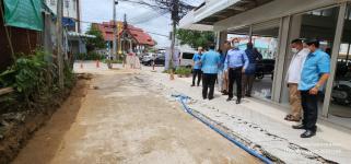 ทน.แม่สอด ลงพื้นที่ติดตามการก่อสร้างรางระบายน้ำ ถนนอินทรคีรี ซอย 22 และวางท่อระบายน้ำ ถนนบ้านทุ่ง 