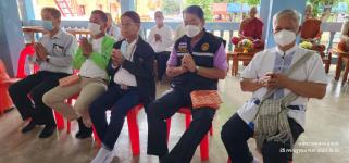 ทน.แม่สอด ร่วมพิธีถวายเทียนจำนำพรรษา ชมรมผู้สูงอายุเทศบาลนครแม่สอด