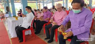 ทน.แม่สอด ร่วมพิธีถวายเทียนจำนำพรรษา ชมรมผู้สูงอายุเทศบาลนครแม่สอด