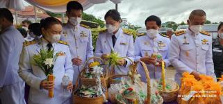 ทน.แม่สอด ร่วมพิธีทำบุญตักบาตรและร่วมถวายสัตย์ปฏิญาณเพื่อเป็นข้าราชการที่ดี เนื่องในโอกาสวันเฉลิมพระชนมพรรษา 71 พรรษา   28 กรกฎาคม 2566