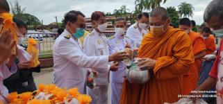 ทน.แม่สอด ร่วมพิธีทำบุญตักบาตรและร่วมถวายสัตย์ปฏิญาณเพื่อเป็นข้าราชการที่ดี เนื่องในโอกาสวันเฉลิมพระชนมพรรษา 71 พรรษา   28 กรกฎาคม 2566