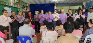 ทน.แม่สอด ลงพื้นที่มอบถุงยังชีพและให้กำลังใจ ผู้ประสบอุทกภัยในพื้นที่เทศบาลนครแม่สอด