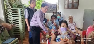 ทน.แม่สอด ลงพื้นที่มอบถุงยังชีพและให้กำลังใจ ผู้ประสบอุทกภัยในพื้นที่เทศบาลนครแม่สอด