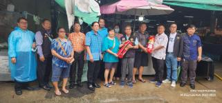 ทน.แม่สอด ดำเนินการฉีดล้างทำความสะอาดตลาดสดบ้านเหนือ