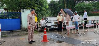 ทน.แม่สอด ลงพื้นที่เร่งดำเนินการซ่อมแซมคอสะพานร่วมแรง 