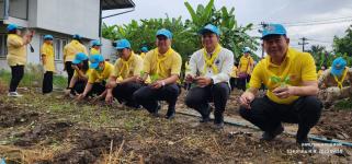 ทน.แม่สอด ร่วมกิจกรรมการขับเคลื่อนต่อยอด แนวทางน้อมนำแนวพระราชดำริฯ สู่ปฏิบัติการปลูกผักสวนครัว เพื่อสร้างความมั่นคงทางด้านอาหาร ประจำปี 2566