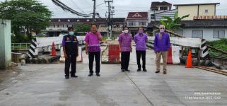 ทน.แม่สอด ลงพื้นที่ติดตามความเรียบร้อยการซ่อมแซมคอสะพานร่วมแรง 