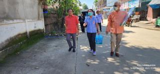 ทน.แม่สอด ลงพื้นที่มอบสิ่งของอุปโภคบริโภคให้แก่ผู้ยากไร้และผู้ป่วยติดเตียง ในเขตเทศบาลนครแม่สอด