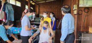 ทน.แม่สอด ลงพื้นที่มอบสิ่งของอุปโภคบริโภคให้แก่ผู้ป่วยติดเตียงและผู้ยากไร้ ชุมชนสักทอง ชุมชนสองแคว 1