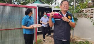 ทน.แม่สอด ลงพื้นที่มอบสิ่งของอุปโภคบริโภคให้แก่ผู้ป่วยติดเตียงและผู้ยากไร้ ชุมชนสักทอง ชุมชนสองแคว 1