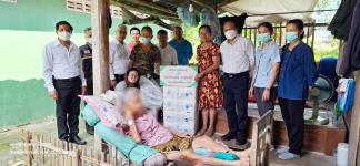 ทน.แม่สอด ลงพื้นที่มอบสิ่งของอุปโภคบริโภคให้แก่ผู้สูงอายุและผู้ป่วยติดเตียง ชุมชนบ้านเหนือสามัคคีและชุมชนบ้านทุ่ง