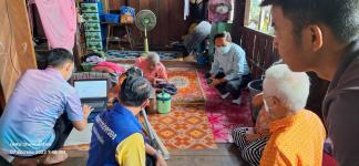 ทน.แม่สอด ร่วมกับศูนย์บริหารการทะเบียนราษฎร ภาค 6 สาขาจังหวัดตาก ลงพื้นที่ทำบัตรประจำตัวประชาชนกรณีผู้ป่วยติดเตียง คนชรา และผู้พิการ