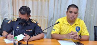 ทน.แม่สอด จัดประชุม ผู้บริหาร งานป้องกันฯ และผู้รับจ้าง  กรณีขุดวางท่อระบายน้ำ ถนนอินทรคีรี บริเวณหน้าแขวงทางหลวง