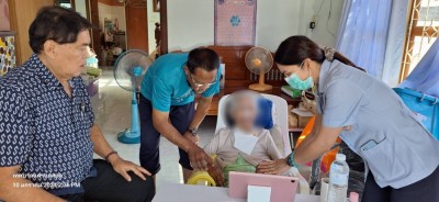 ทน.แม่สอด ลงพื้นที่มอบสิ่งของอุปโภคบริโภคให้แก่ผู้สูงอายุ และผู้ป่วยติดเตียง ชุมชนร่วมแรง