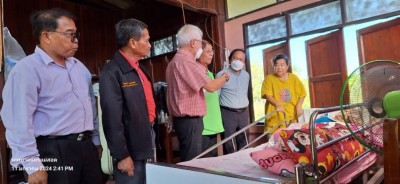 ทน.แม่สอด ลงพื้นที่มอบสิ่งของอุปโภคบริโภคให้แก่ผู้สูงอายุ และผู้ป่วยติดเตียง ชุมชนร่วมแรง และชุมชนดอนไชย