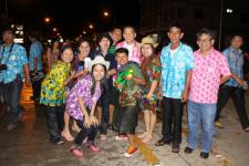 Midnightn  Songkran ถนนยอดข้าว นครแม่สอด 