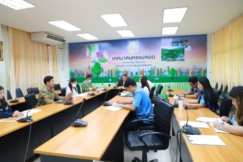ทน.แม่สอด จัดประชุมหารือการขออนุญาตจ้างช่วงงานบริหารจัดการกำจัดขยะมูลฝอย ประจำปี 2567