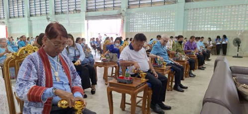 ทน.แม่สอด ร่วมทำบุญทอดผ้าป่าสามัคคีเพื่อการศึกษา โรงเรียนเทศบาล   วัดชุมพลคีรี เนื่องในวันครบรอบ 101 ปี ในการจัดตั้งโรงเรียน