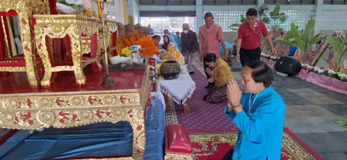 ทน.แม่สอด ร่วมทำบุญทอดผ้าป่าสามัคคีเพื่อการศึกษา โรงเรียนเทศบาล   วัดชุมพลคีรี เนื่องในวันครบรอบ 101 ปี ในการจัดตั้งโรงเรียน
