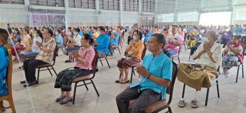 ทน.แม่สอด ร่วมทำบุญทอดผ้าป่าสามัคคีเพื่อการศึกษา โรงเรียนเทศบาล   วัดชุมพลคีรี เนื่องในวันครบรอบ 101 ปี ในการจัดตั้งโรงเรียน