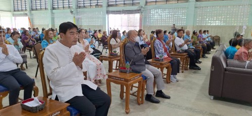 ทน.แม่สอด ร่วมทำบุญทอดผ้าป่าสามัคคีเพื่อการศึกษา โรงเรียนเทศบาล   วัดชุมพลคีรี เนื่องในวันครบรอบ 101 ปี ในการจัดตั้งโรงเรียน