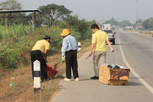 ทน.แม่สอด จัดกิจกรรมจิตอาสาปรับภูมิทัศน์เส้นทางเสด็จฯ ถนนทางหลวงชนบท 3050