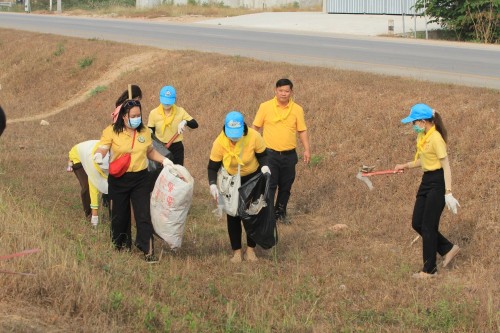 ทน.แม่สอด จัดกิจกรรมจิตอาสาปรับภูมิทัศน์เส้นทางเสด็จฯ ถนนทางหลวงชนบท 3050