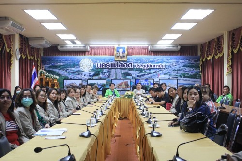ทน.แม่สอด ต้อนรับคณะศึกษาดูงานจาก เทศบาลสีคิ้ว จังหวัดนครราชสีมา