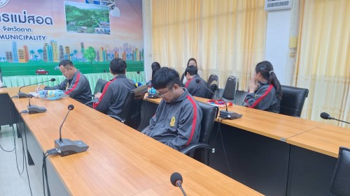 ทน.แม่สอด ร่วมแสดงความยินดีและมอบโอวาสแก่นักกีฬาและคณะครูจากโรงเรียนกีฬาเทศบาลนครแม่สอด 