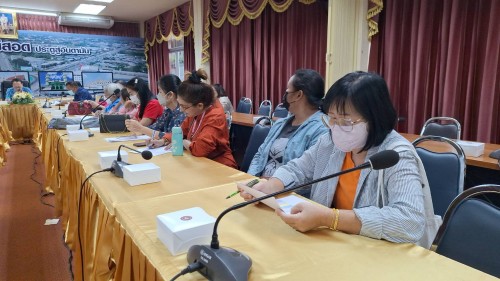 ทน.แม่สอด จัดประชุมสรุปผลการสำรวจและประเมินความจำเป็นเร่งด่วนแก่ผู้ประสบปัญหาทางสังคมในพื้นที่ ปีงบประมาณ 2567
