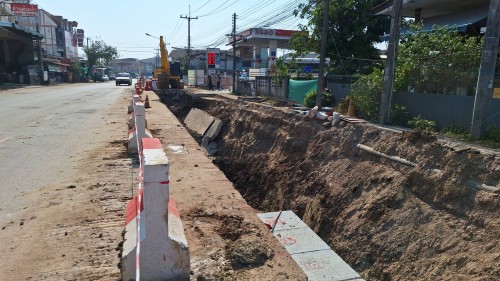 ทน.แม่สอด ลงพื้นที่ติดตามความคืบหน้า โครงการพัฒนาตามผังเมืองรวมเมืองแม่สอด อำเภอแม่สอด จังหวัดตาก ระยะที่ 2 บริเวณถนนข้างแขวงทางหลวงตากที่ 2