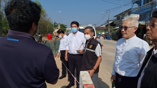 ทน.แม่สอด ลงพื้นที่ติดตามความคืบหน้า โครงการพัฒนาตามผังเมืองรวมเมืองแม่สอด อำเภอแม่สอด จังหวัดตาก ระยะที่ 2 บริเวณถนนข้างแขวงทางหลวงตากที่ 2