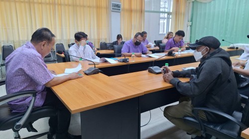 ทน.แม่สอด จัดประชุมชี้แจงปรับเปลี่ยนรูปแบบการก่อสร้างคลองระบายน้ำสายที่ 1 