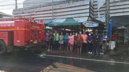 ทน.แม่สอด ลงพื้นที่ดำเนินการฉีดล้างทำความสะอาด ตลาดในเขตเทศบาลนครแม่สอด