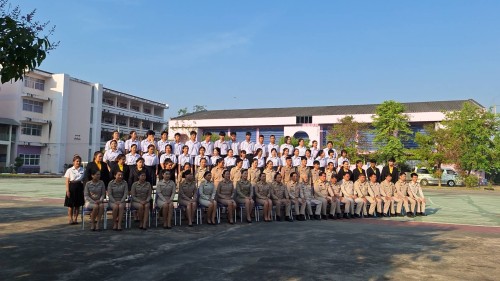 เทศบาลนครแม่สอด ร่วมแสดงความยินดีกับนักเรียนที่จบการศึกษา โรงเรียนเทศบาลเฉลิมพระเกียรติ ฯ 