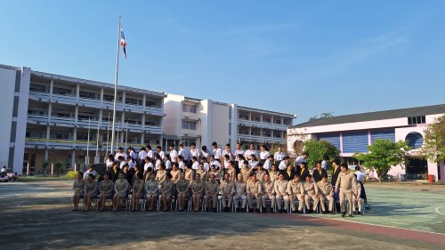 เทศบาลนครแม่สอด ร่วมแสดงความยินดีกับนักเรียนที่จบการศึกษา โรงเรียนเทศบาลเฉลิมพระเกียรติ ฯ 