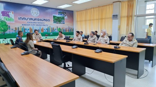 เทศบาลนครแม่สอด มอบนโยบาย และให้โอวาทแก่พนักงานจ้างตามภารกิจบรรจุแต่งตั้งใหม่