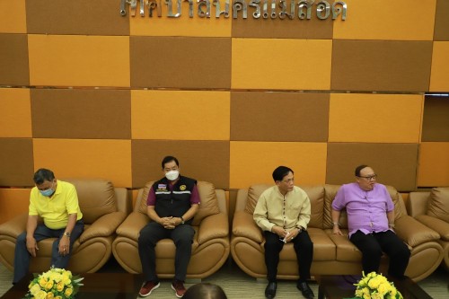 ทน.แม่สอด จัดโครงการดูแลสุขภาพผู้สูงอายุที่มีภาวะปวดเข่าด้วยการนวดแพทย์แผนไทย ในเขตเทศบาลนครแม่สอด ปี 2567 ครั้งที่ 2 
