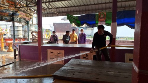 เทศบาลนครแม่สอด ลงพื้นที่ดำเนินการฉีดล้างทำความสะอาดตลาด ในพื้นที่เขตเทศบาลนครแม่สอด