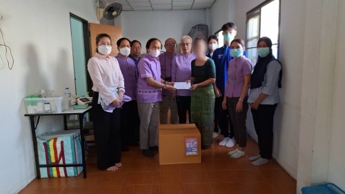 ทน.แม่สอด ลงพื้นที่มอบสิ่งของอุปโภคบริโภคให้แก่ผู้สูงอายุและผู้ป่วยติดเตียง ชุมชนดอนไชย ชุมชนสองแคว 2 และชุมชนตาลเดี่ยว