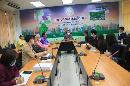 ทน.แม่สอด ต้อนรับ ผู้อำนวยการสำนักอนุญาตประกอบกิจการโครงข่าย สิ่งอำนวยความสะดวก และเครื่องวิทยุคมนาคม พร้อมคณะ