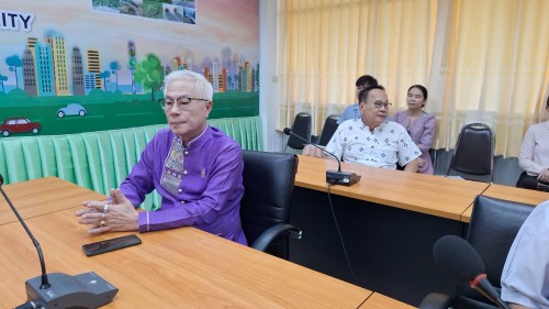 เทศบาลนครแม่สอด มอบใบประกาศเกียรติบัตร ผู้ผ่านการฝึกประสบการณ์ ด้านการแพทย์และสาธารณสุข คลินิกชุมชนอบอุ่นเทศบาลนครแม่สอด